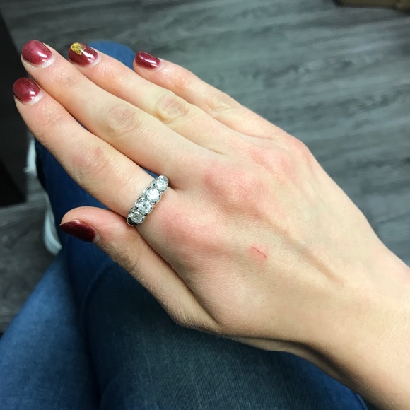 Orianne Jewelry - 0.89ctw diamond and 14k white gold ring